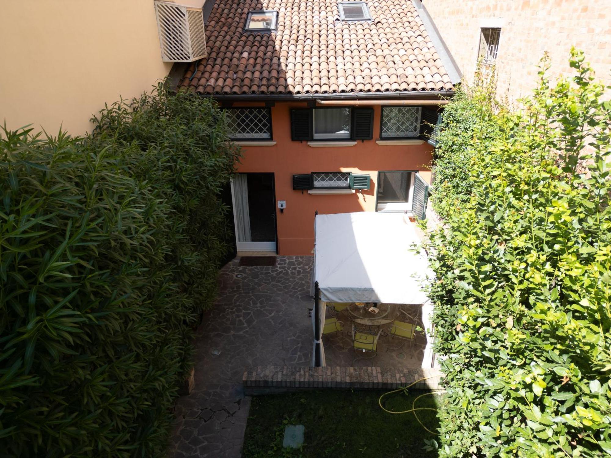 Isaia Garden -Private Garden Spa Bath Bolognarooms Bolonha Exterior foto