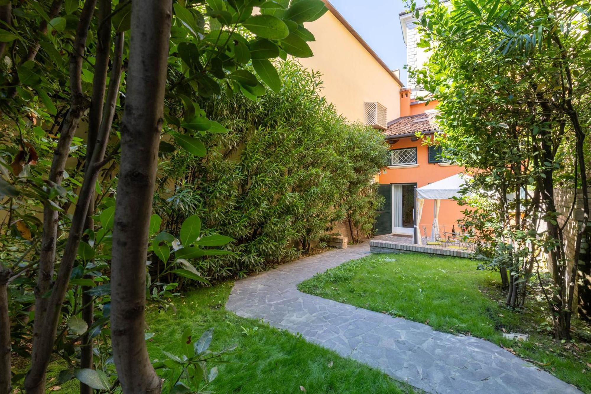 Isaia Garden -Private Garden Spa Bath Bolognarooms Bolonha Exterior foto