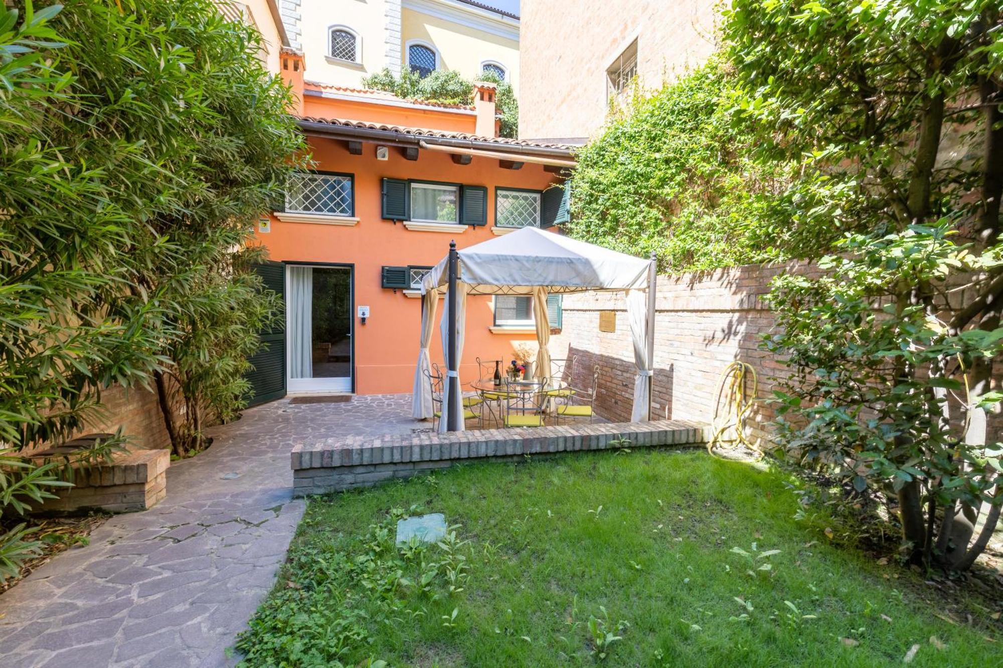 Isaia Garden -Private Garden Spa Bath Bolognarooms Bolonha Exterior foto