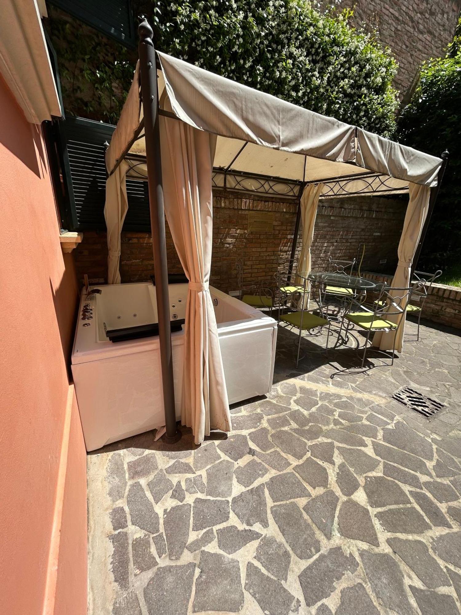 Isaia Garden -Private Garden Spa Bath Bolognarooms Bolonha Exterior foto