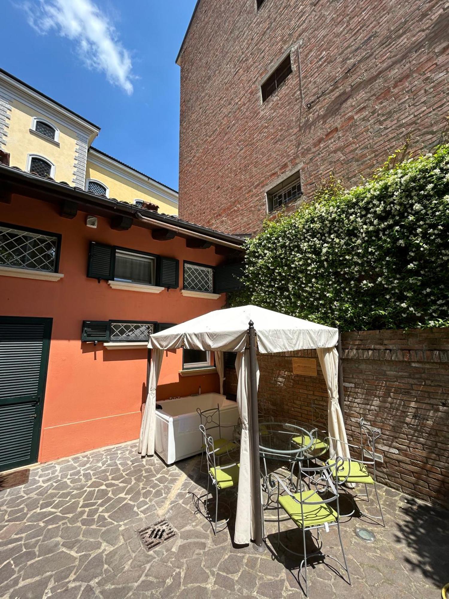 Isaia Garden -Private Garden Spa Bath Bolognarooms Bolonha Exterior foto