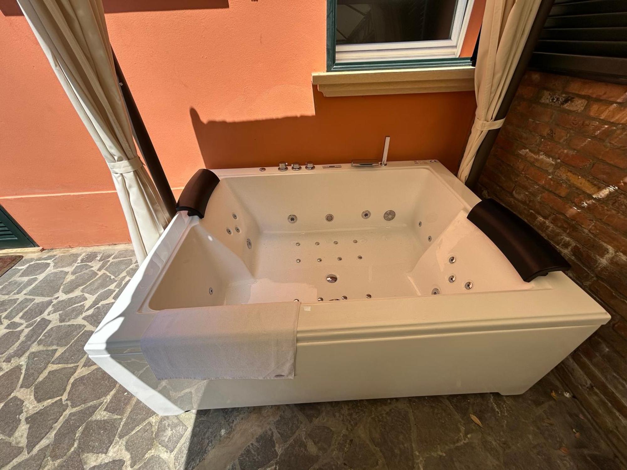 Isaia Garden -Private Garden Spa Bath Bolognarooms Bolonha Exterior foto
